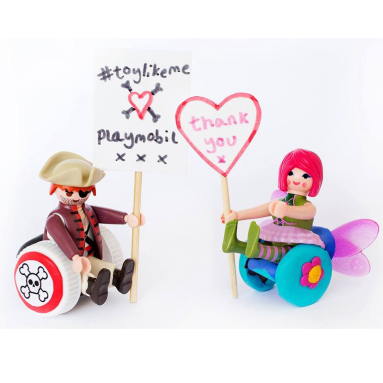 | такі різні, такі схожі: світ починається з коробки для забавок | центр "коло сім'ї"